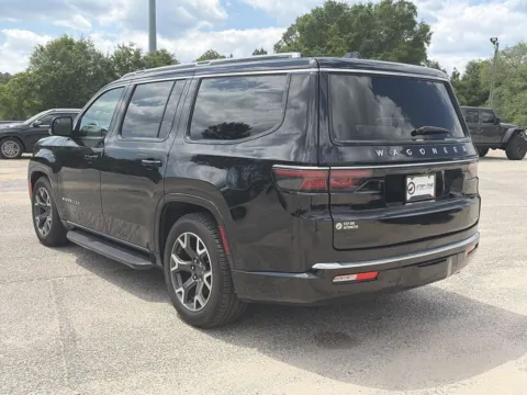 More photos of 2024 Jeep Wagoneer Series III at Step One CDJR Fiat Crestview, FL