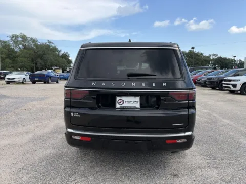 More photos of 2024 Jeep Wagoneer Series III at Step One CDJR Fiat Crestview, FL