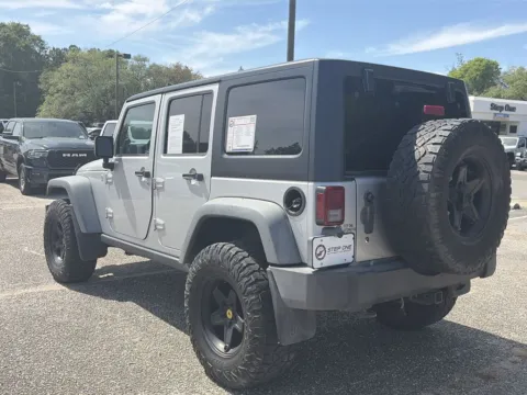 More photos of 2012 Jeep Wrangler Unlimited Rubicon at Step One CDJR Fiat Crestview, FL
