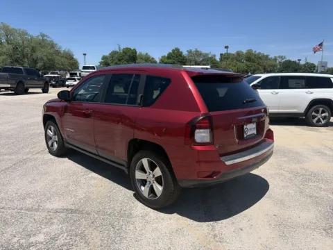 More photos of 2017 Jeep Compass Latitude at Step One CDJR Fiat Crestview, FL