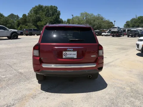 More photos of 2017 Jeep Compass Latitude at Step One CDJR Fiat Crestview, FL