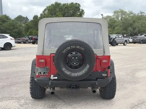 More photos of 1990 Jeep Wrangler S at Step One CDJR Fiat Crestview, FL