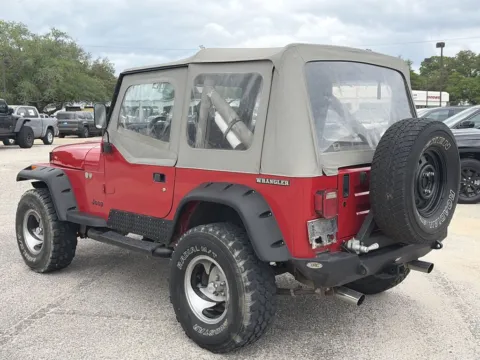 More photos of 1990 Jeep Wrangler S at Step One CDJR Fiat Crestview, FL