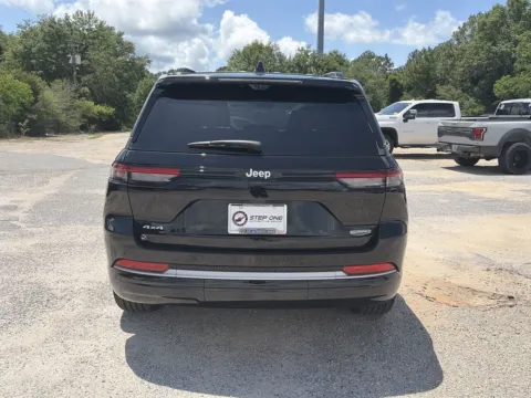 More photos of 2026 Jeep Grand Cherokee Summit at Step One CDJR Fiat Crestview, FL