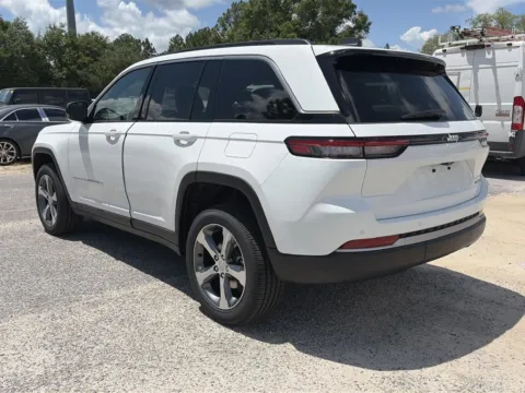 More photos of 2026 Jeep Grand Cherokee Limited at Step One CDJR Fiat Crestview, FL