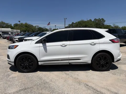 More photos of 2023 Ford Edge SE at Step One CDJR Fiat Crestview, FL