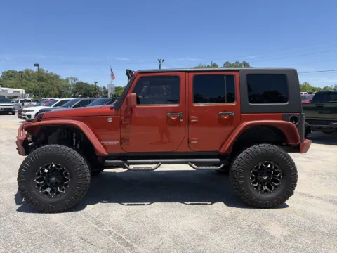 More photos of 2009 Jeep Wrangler Unlimited Rubicon at Step One CDJR Fiat Crestview, FL
