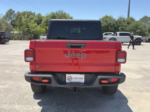 More photos of 2021 Jeep Gladiator Mojave at Step One CDJR Fiat Crestview, FL