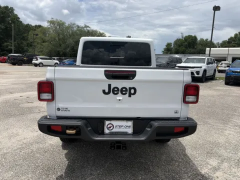 More photos of 2026 Jeep Gladiator 85th Anniversary Edition at Step One CDJR Fiat Crestview, FL