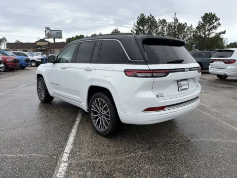 More photos of 2026 Jeep Grand Cherokee Summit at Step One CDJR Fiat Crestview, FL
