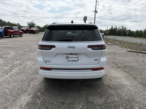 More photos of 2026 Jeep Grand Cherokee L Summit at Step One CDJR Fiat Crestview, FL