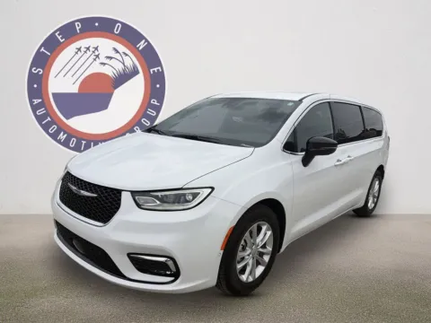 Photos of 2026 Chrysler Pacifica Select for sale in Crestview, FL at Step One CDJR Fiat Crestview