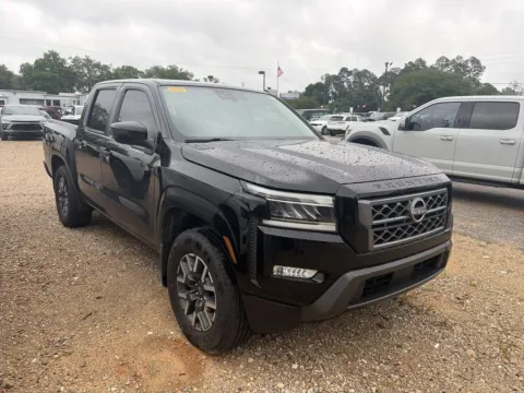 More photos of 2024 Nissan Frontier SL at Step One CDJR Fiat Crestview, FL