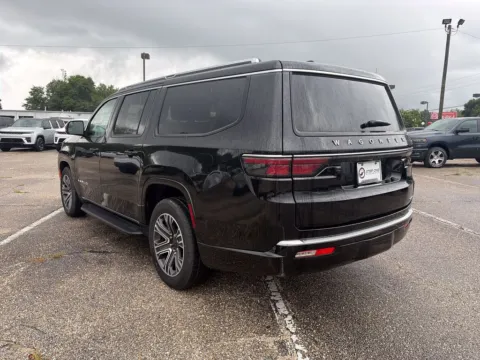 More photos of 2024 Jeep Wagoneer L Series II at Step One CDJR Fiat Crestview, FL