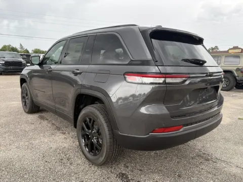 More photos of 2026 Jeep Grand Cherokee Altitude at Step One CDJR Fiat Crestview, FL