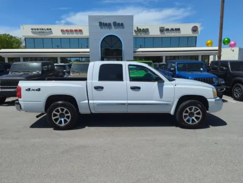 More photos of 2005 Dodge Dakota Laramie at Step One CDJR Fiat Crestview, FL