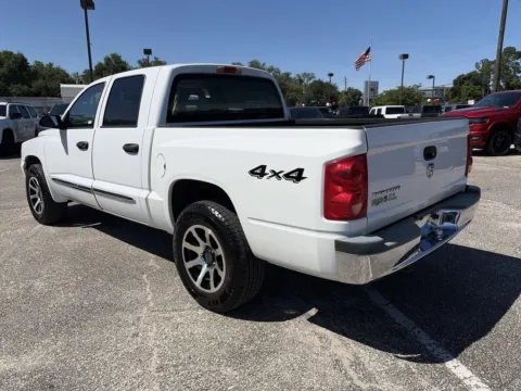 More photos of 2005 Dodge Dakota Laramie at Step One CDJR Fiat Crestview, FL
