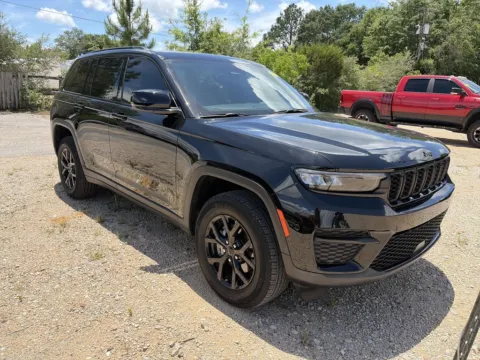 More photos of 2024 Jeep Grand Cherokee Altitude X at Step One CDJR Fiat Crestview, FL