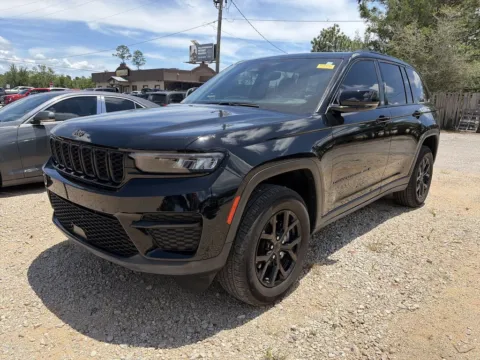 Photos of 2024 Jeep Grand Cherokee Altitude X for sale in Crestview, FL at Step One CDJR Fiat Crestview