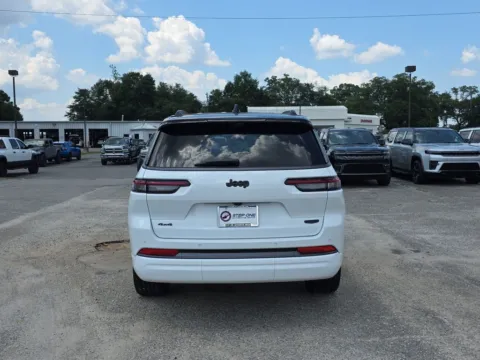 More photos of 2026 Jeep Grand Cherokee L Summit at Step One CDJR Fiat Crestview, FL