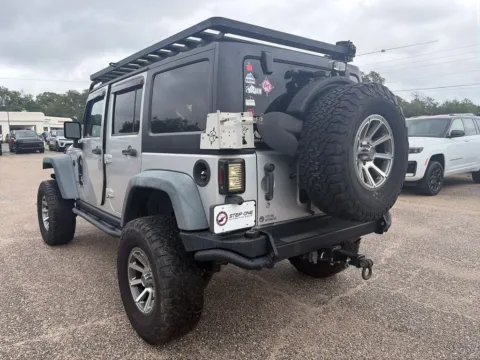 More photos of 2011 Jeep Wrangler Unlimited Rubicon at Step One CDJR Fiat Crestview, FL