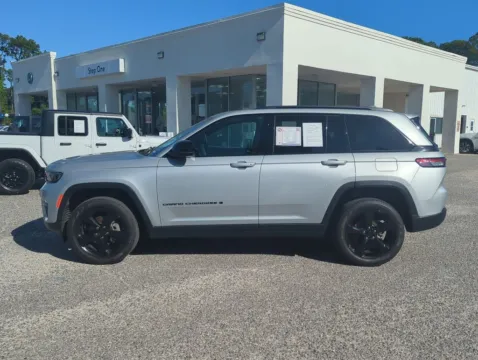 Another view of 2024 Jeep Grand Cherokee Limited for sale in Crestview, FL at Step One CDJR Fiat Crestview