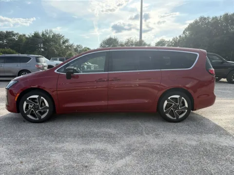 Another view of 2027 Chrysler Pacifica Limited for sale in Crestview, FL at Step One CDJR Fiat Crestview