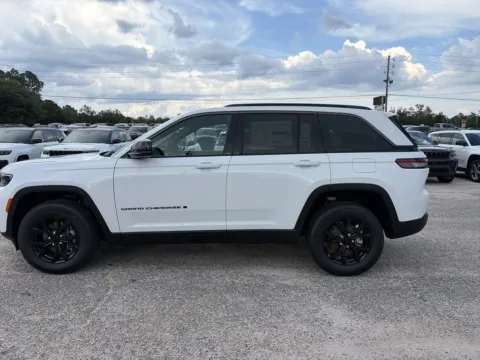 Another view of 2026 Jeep Grand Cherokee Laredo Altitude for sale in Crestview, FL at Step One CDJR Fiat Crestview