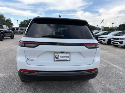 More photos of 2026 Jeep Grand Cherokee Laredo Altitude at Step One CDJR Fiat Crestview, FL