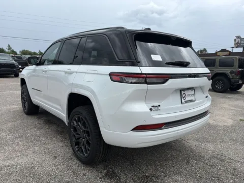 More photos of 2026 Jeep Grand Cherokee Summit at Step One CDJR Fiat Crestview, FL