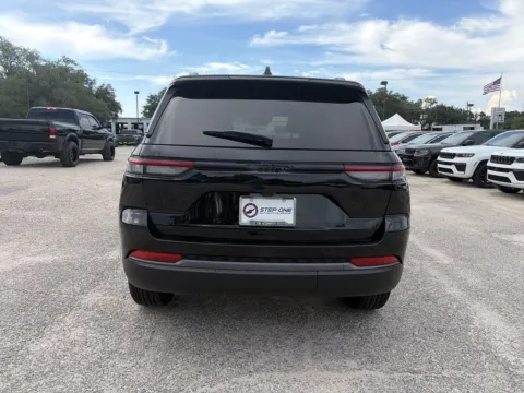 More photos of 2026 Jeep Grand Cherokee Altitude at Step One CDJR Fiat Crestview, FL