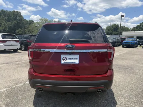 More photos of 2017 Ford Explorer at Step One CDJR Fiat Crestview, FL