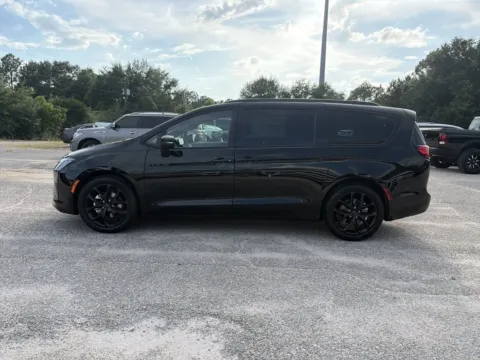Another view of 2027 Chrysler Pacifica Limited for sale in Crestview, FL at Step One CDJR Fiat Crestview