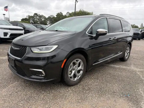 Photos of 2023 Chrysler Pacifica Limited for sale in Crestview, FL at Step One CDJR Fiat Crestview