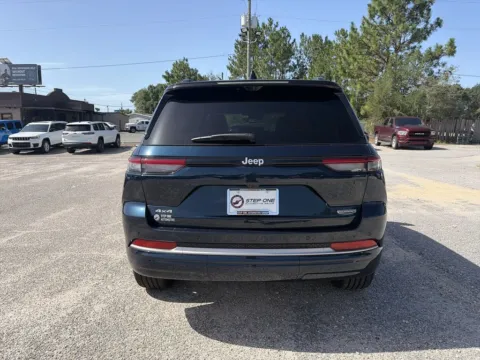 More photos of 2026 Jeep Grand Cherokee Summit at Step One CDJR Fiat Crestview, FL