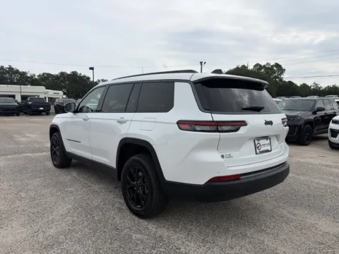 More photos of 2026 Jeep Grand Cherokee L Altitude at Step One CDJR Fiat Crestview, FL