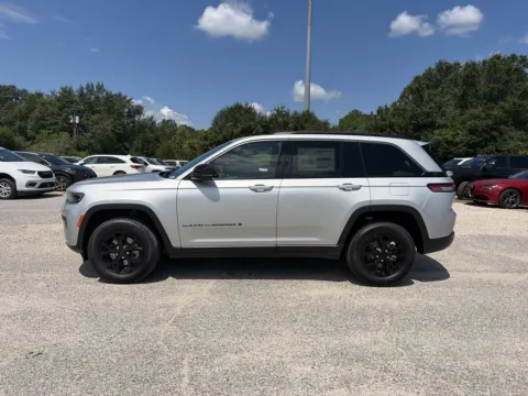 Another view of 2026 Jeep Grand Cherokee Altitude for sale in Crestview, FL at Step One CDJR Fiat Crestview