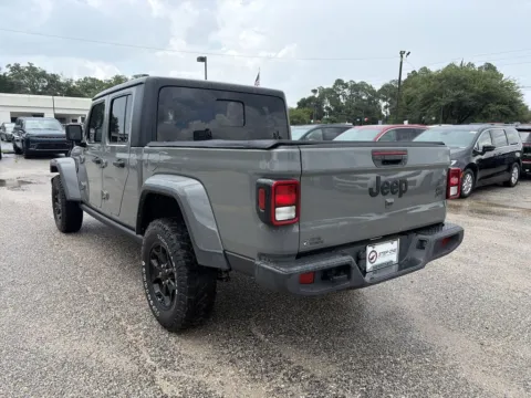 More photos of 2022 Jeep Gladiator Willys at Step One CDJR Fiat Crestview, FL