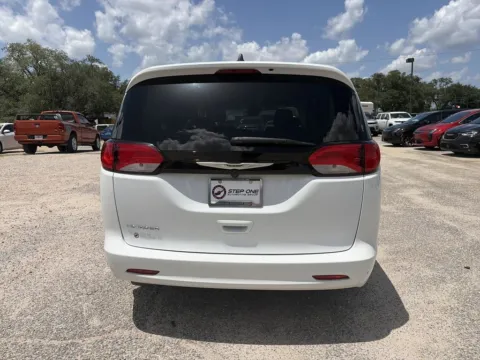 More photos of 2023 Chrysler Voyager LX at Step One CDJR Fiat Crestview, FL