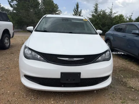 More photos of 2023 Chrysler Voyager LX at Step One CDJR Fiat Crestview, FL
