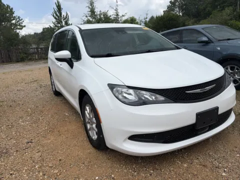 More photos of 2023 Chrysler Voyager LX at Step One CDJR Fiat Crestview, FL