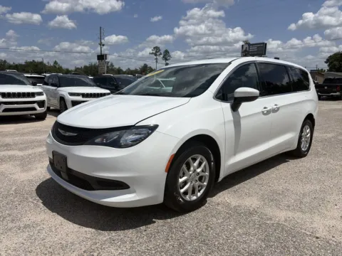 More photos of 2023 Chrysler Voyager LX at Step One CDJR Fiat Crestview, FL