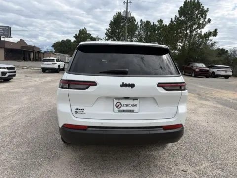 More photos of 2026 Jeep Grand Cherokee L Altitude at Step One CDJR Fiat Crestview, FL