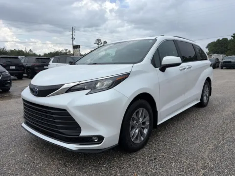 Photos of 2025 Toyota Sienna XLE for sale in Crestview, FL at Step One CDJR Fiat Crestview