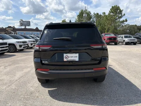 More photos of 2026 Jeep Grand Cherokee Altitude at Step One CDJR Fiat Crestview, FL