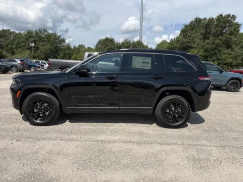 Another view of 2026 Jeep Grand Cherokee Laredo Altitude for sale in Crestview, FL at Step One CDJR Fiat Crestview