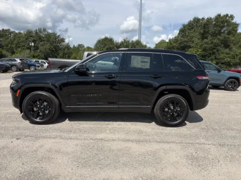 Another view of 2026 Jeep Grand Cherokee Altitude for sale in Crestview, FL at Step One CDJR Fiat Crestview