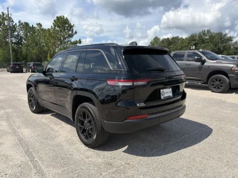More photos of 2026 Jeep Grand Cherokee Laredo Altitude at Step One CDJR Fiat Crestview, FL