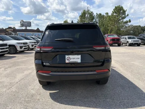 More photos of 2026 Jeep Grand Cherokee Laredo Altitude at Step One CDJR Fiat Crestview, FL