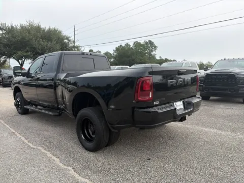 More photos of 2027 Ram 3500 Laramie at Step One CDJR Fiat Crestview, FL